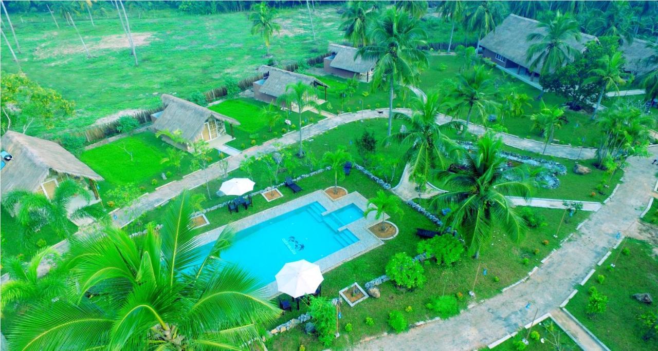 Coco Village Hotel Chilaw Bangadeniya Exterior photo